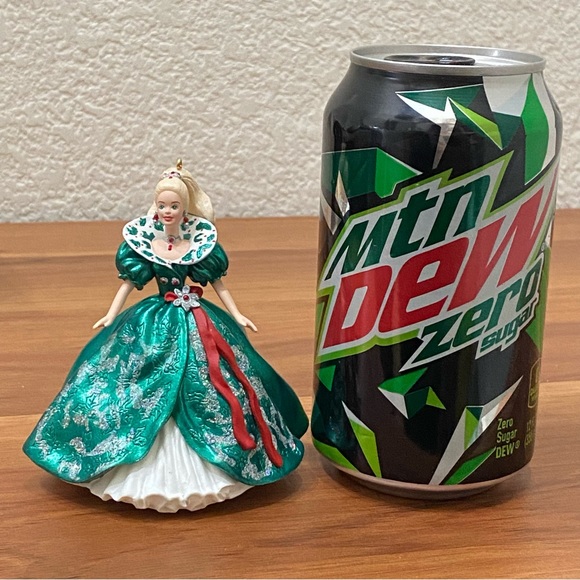 Vintage 1995 Hallmark Keepsake Holiday Barbie Christmas Tree Ornament - Picture 9 of 12